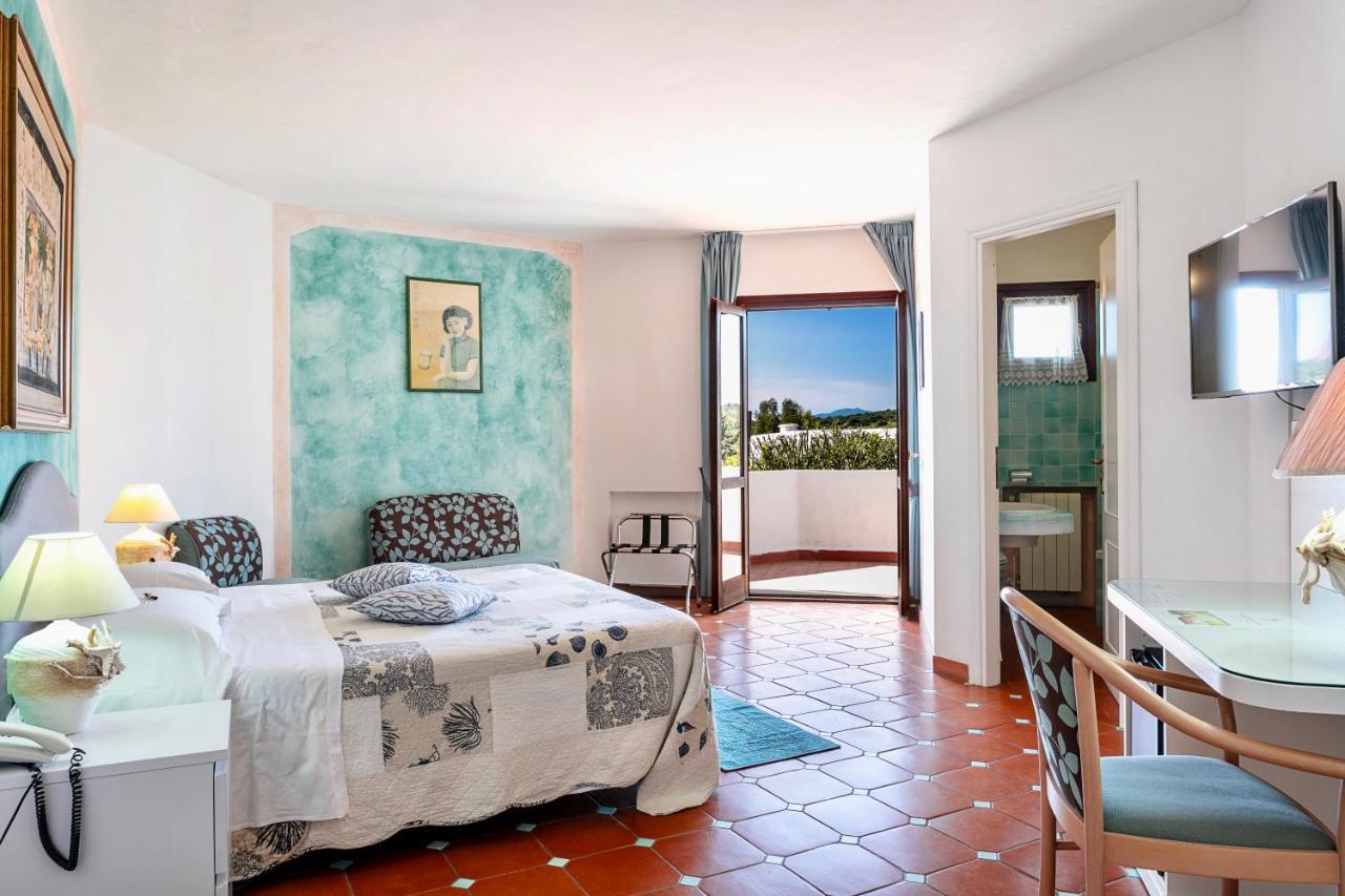 Hotel Stefania Boutique Hotel By The Beach Olbia Bagian luar foto