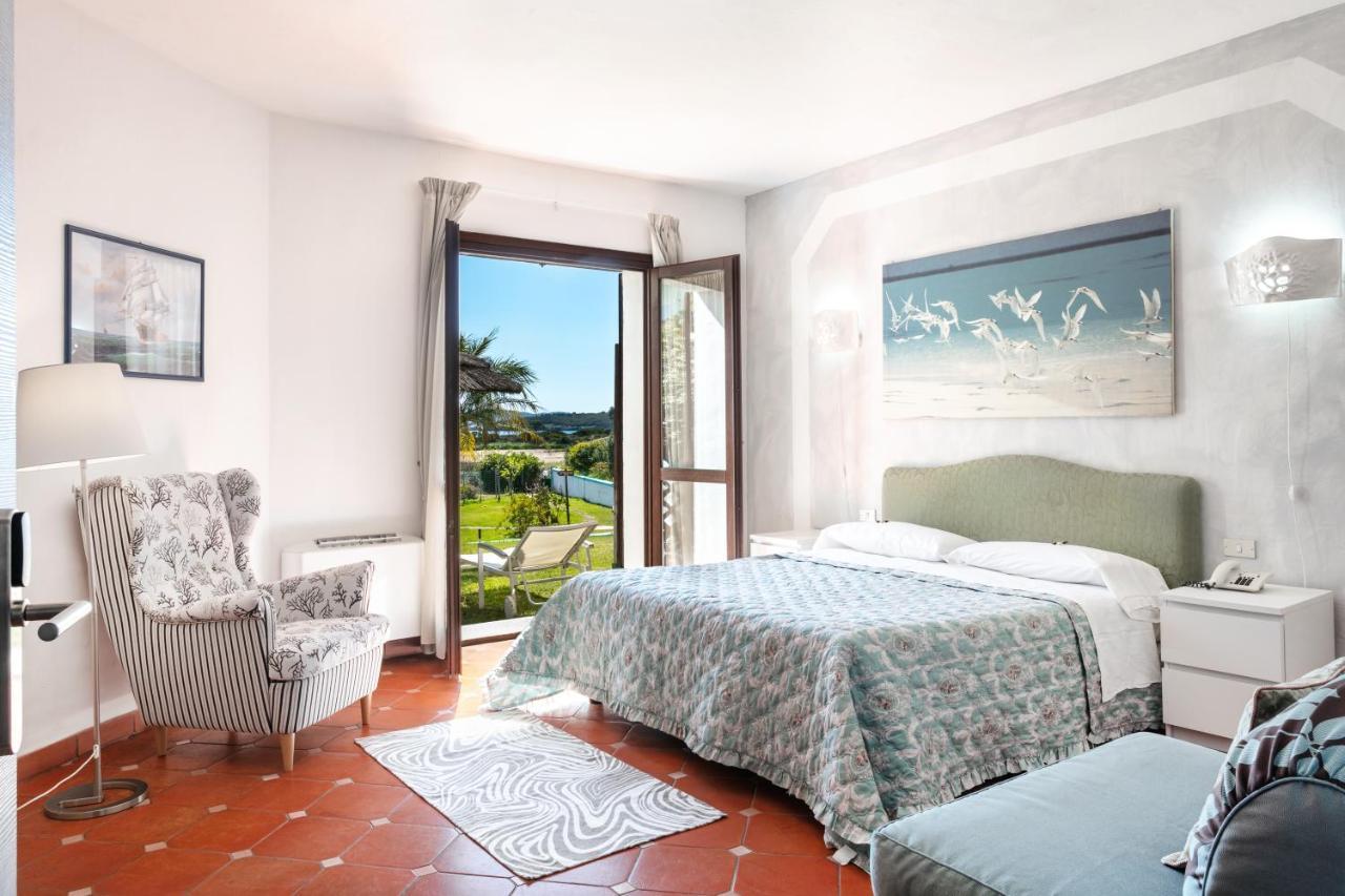 Hotel Stefania Boutique Hotel By The Beach Olbia Bagian luar foto