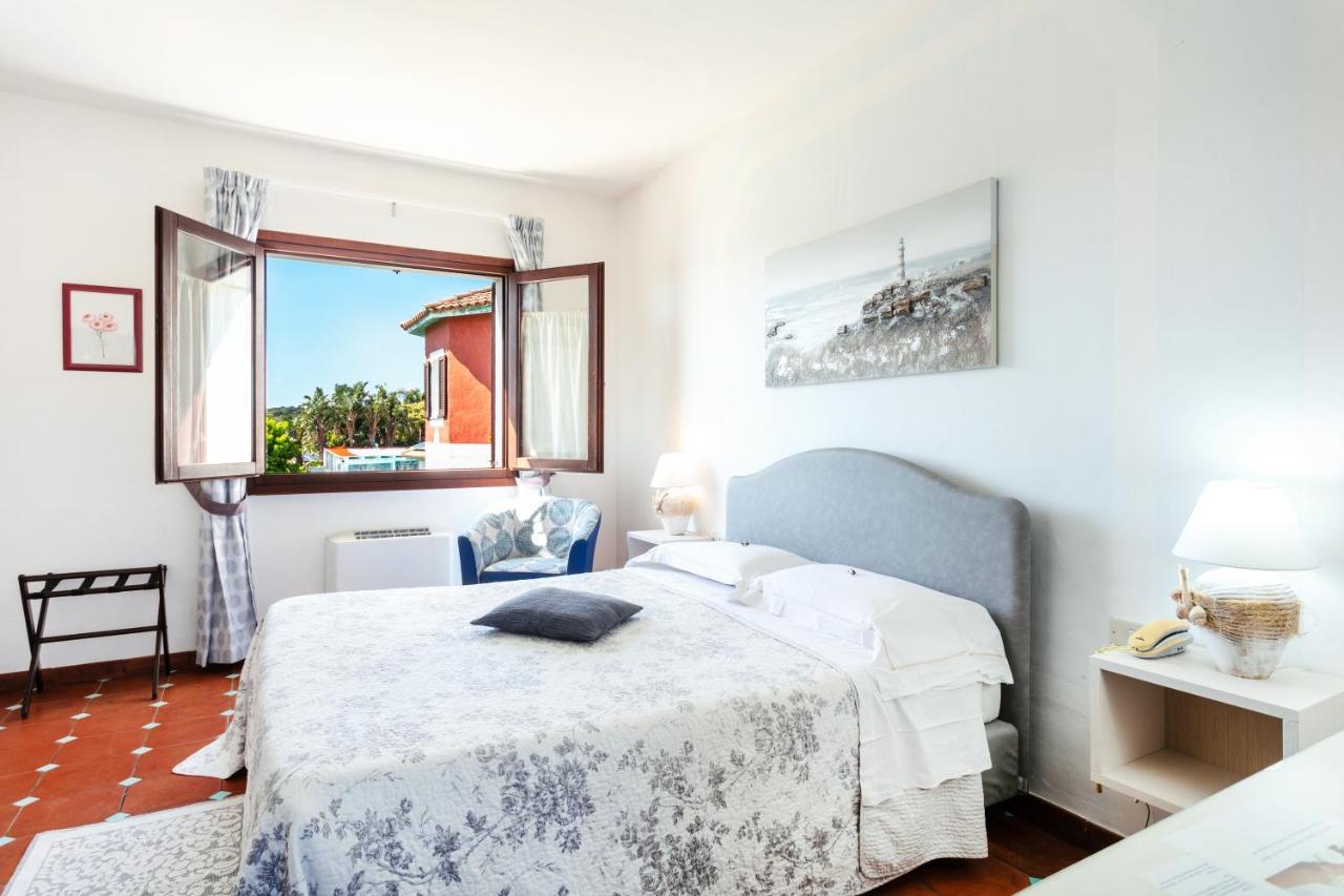 Hotel Stefania Boutique Hotel By The Beach Olbia Bagian luar foto