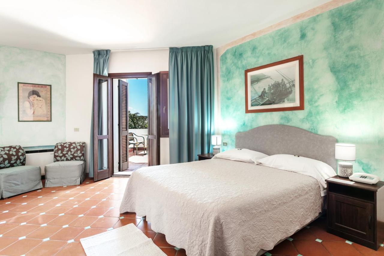 Hotel Stefania Boutique Hotel By The Beach Olbia Bagian luar foto