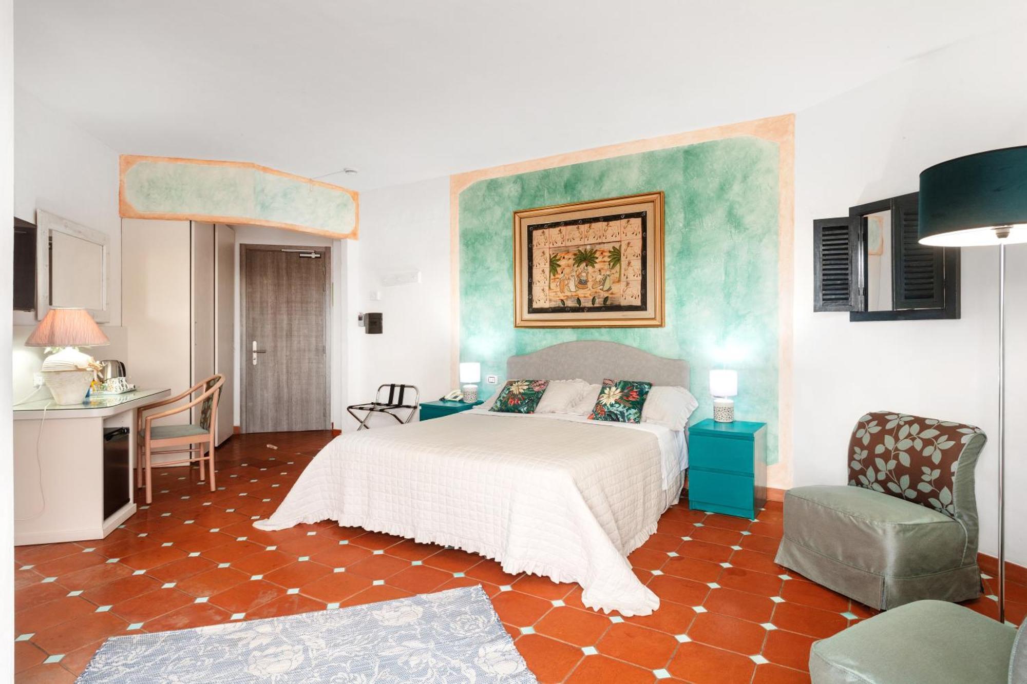 Hotel Stefania Boutique Hotel By The Beach Olbia Bagian luar foto