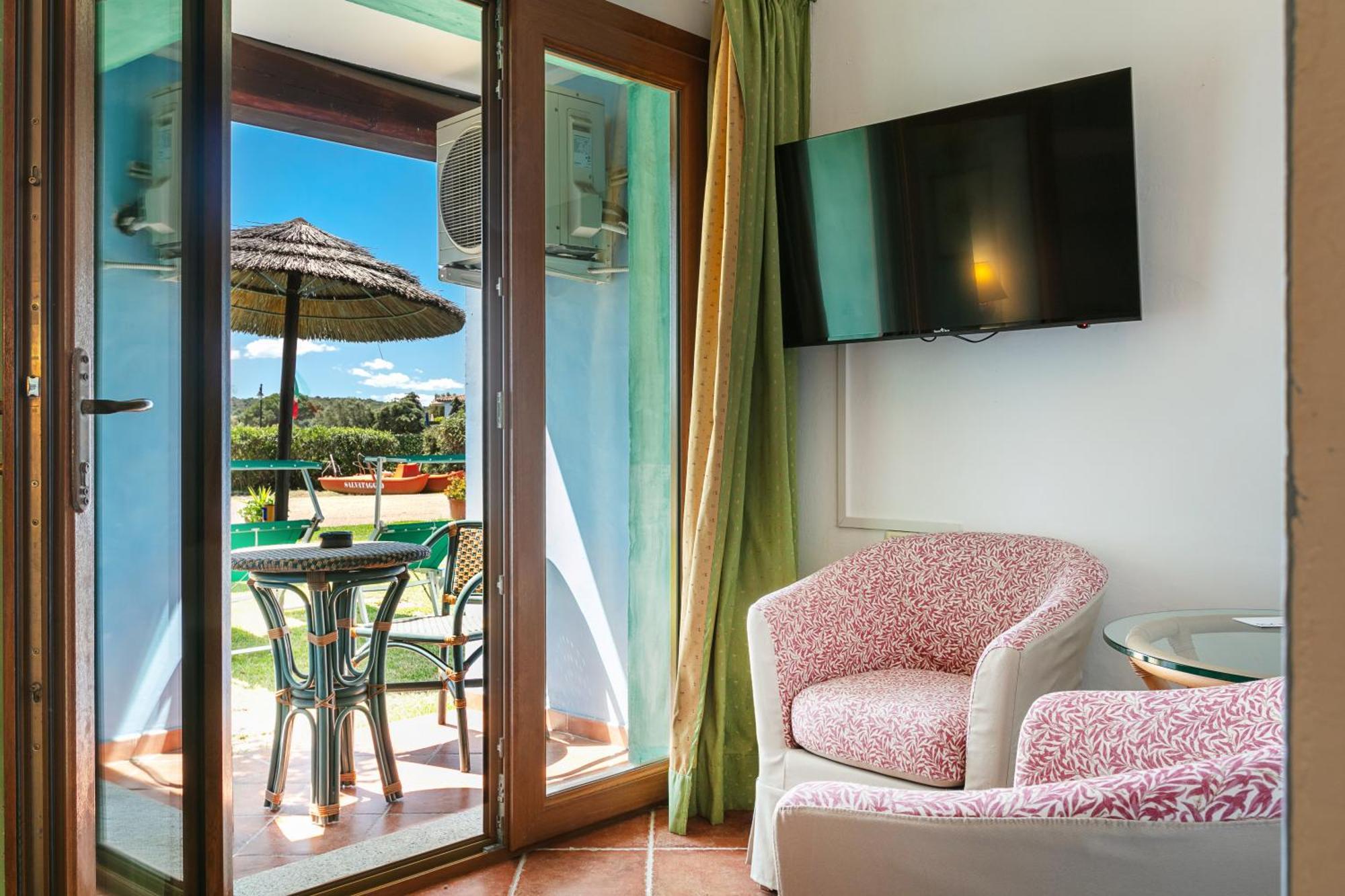 Hotel Stefania Boutique Hotel By The Beach Olbia Ruang foto