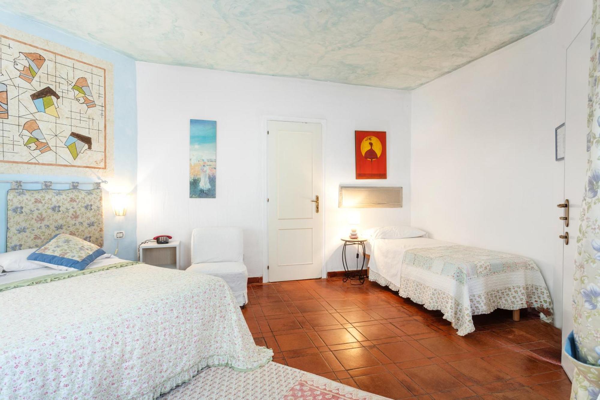 Hotel Stefania Boutique Hotel By The Beach Olbia Bagian luar foto